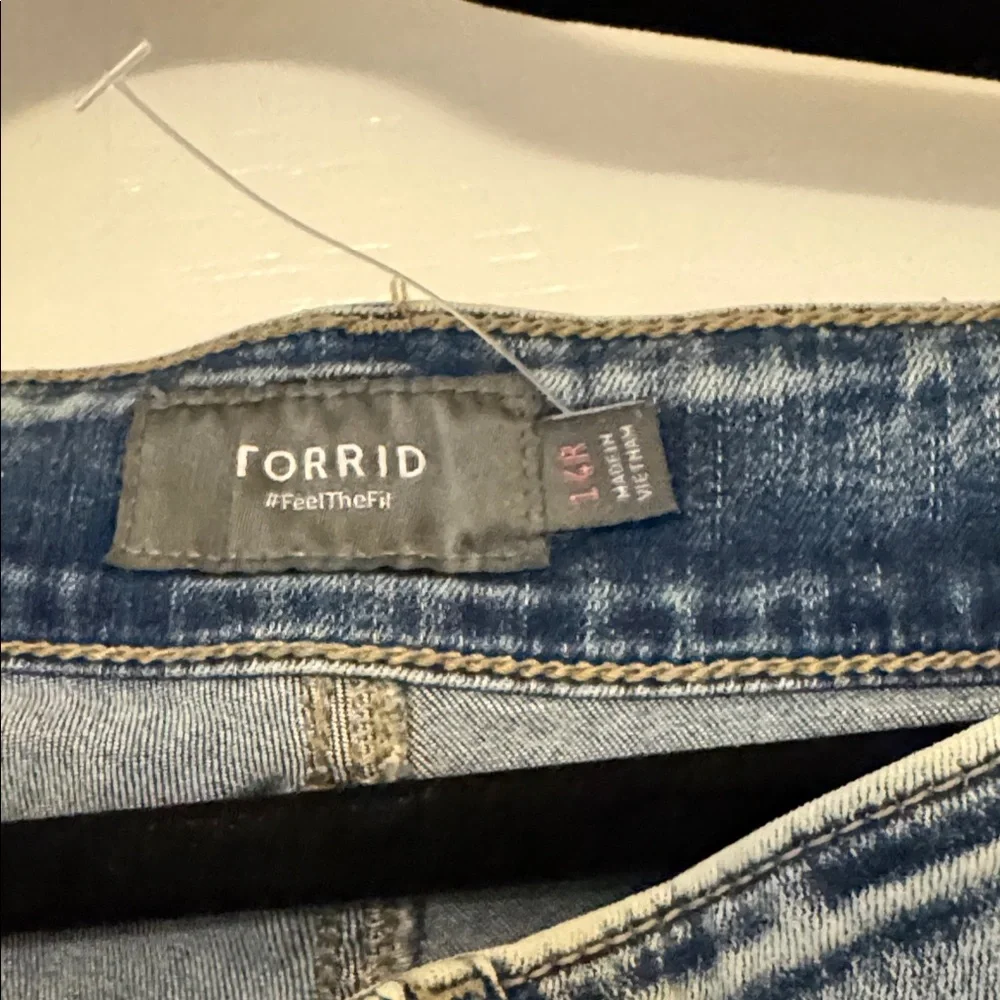 Torrid Soft Light Wash Denim Jogger Jeans - Women - Picture 10 of 11